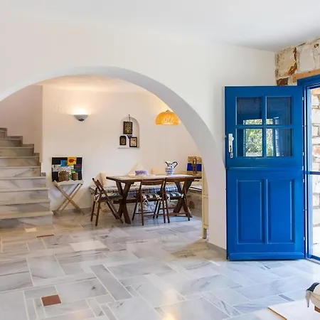 Family House, Paros Golden Drios